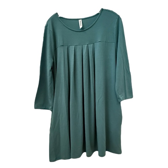 Zenana Outfitters Green Long Sleeve Dress with Pleated Detail - Picture 1 of 4